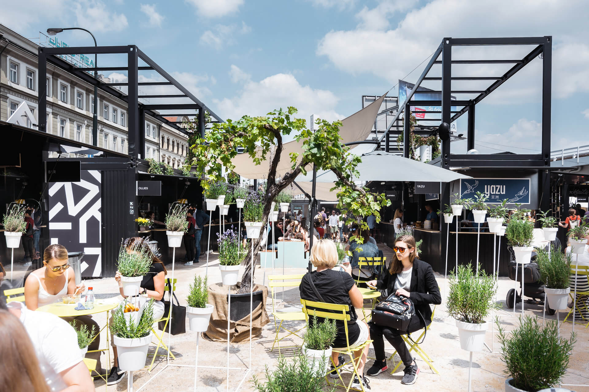 Stylové místo k setkávání, které žije gastronomií a kulturou. V samém srdci Prahy.